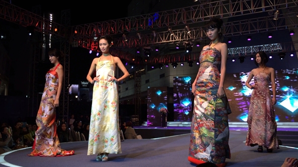 kimono dress dahlianty only fashion show walking